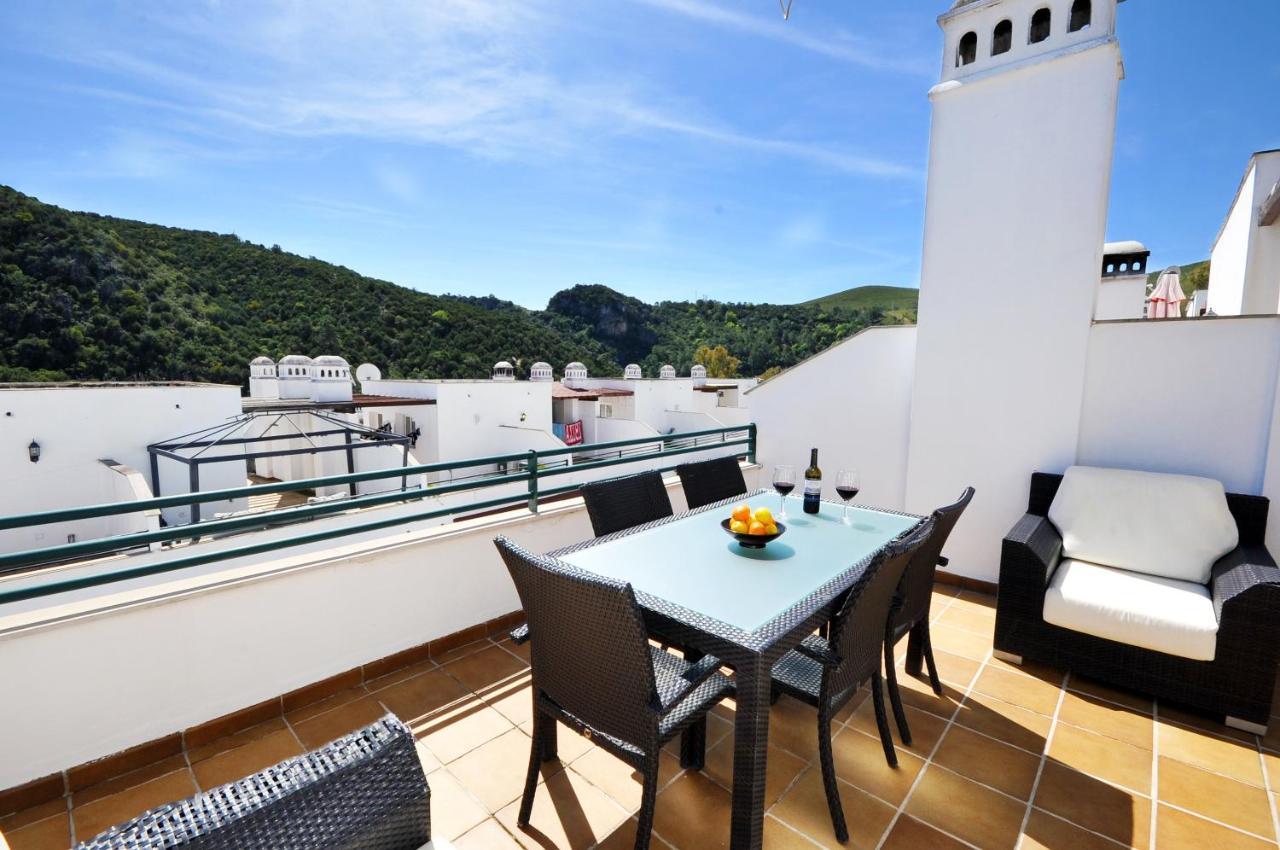 3 Bedroom Townhouse Benahavis Village المظهر الخارجي الصورة